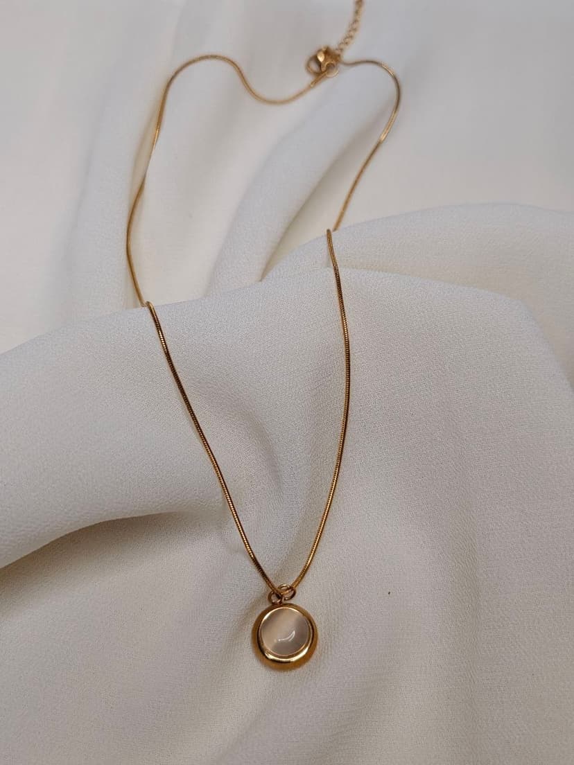 sungle locket pendent